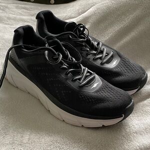 Avia Black and White Men's Athletic Shoes